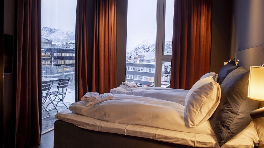 Grand Apartment, 3 Bedrooms, Sauna, Mountain View