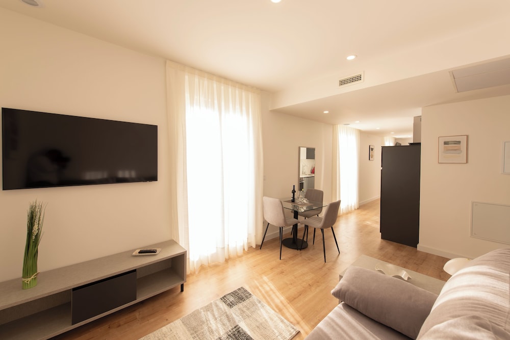 Comfort Apartment, City View