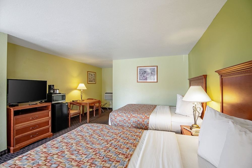 Deluxe Room, 2 Queen Beds, Non Smoking