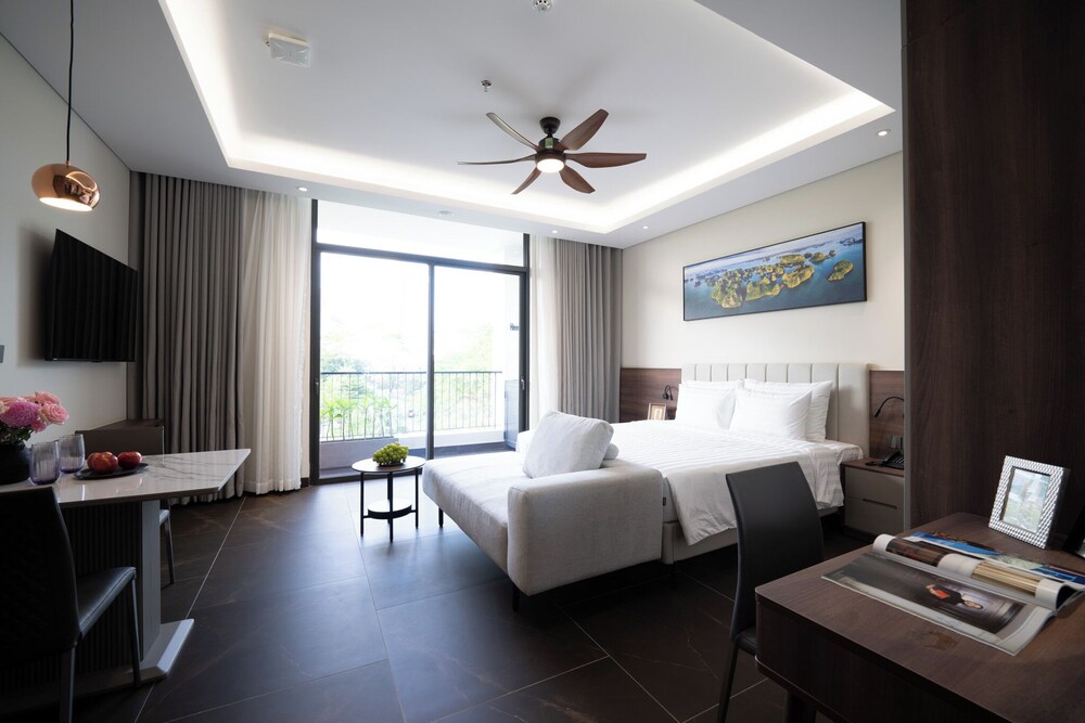 Deluxe Double Room, Balcony, River View