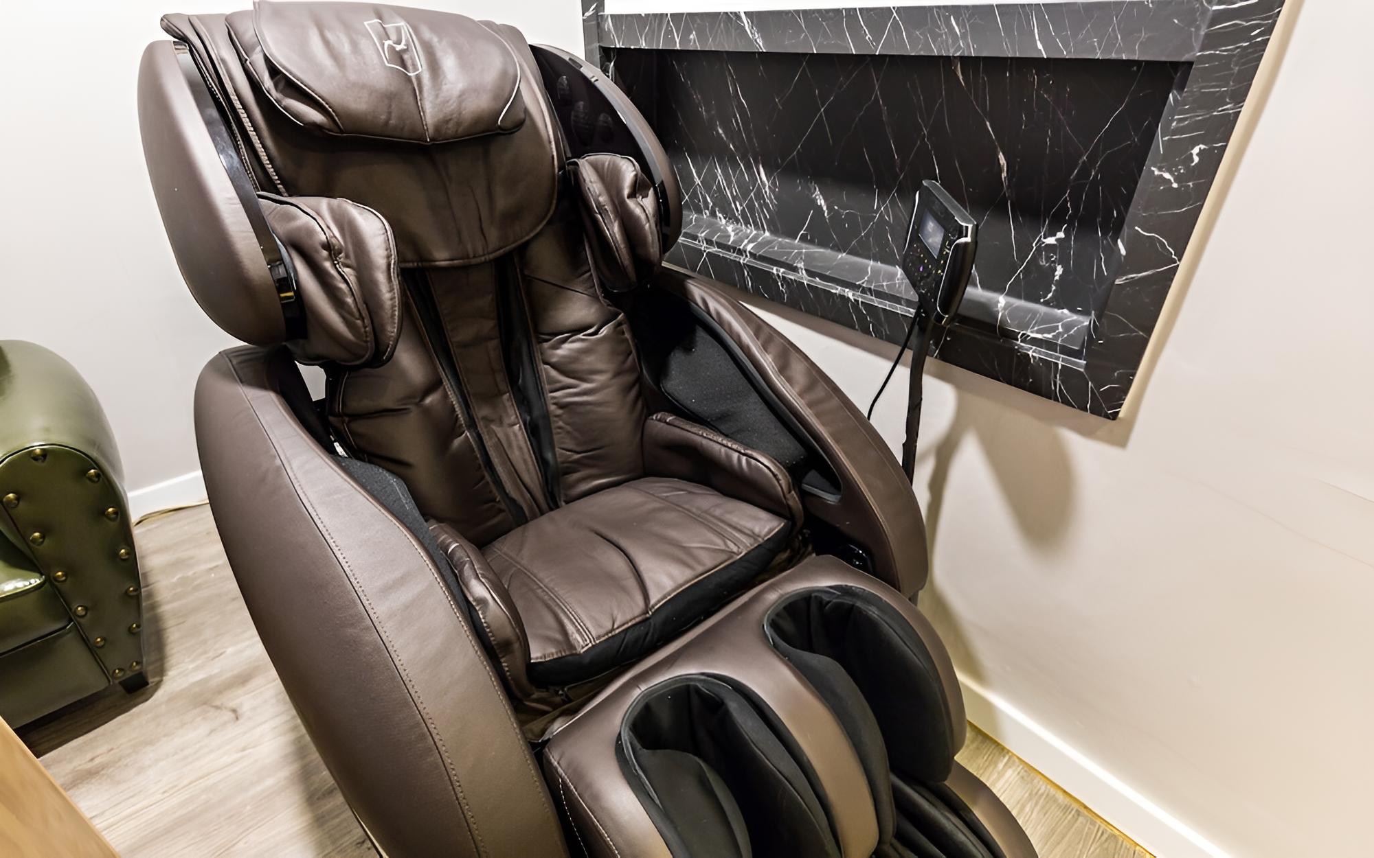 Room (Massage Chair Room (Bathtub Netflix A) - Photo 5