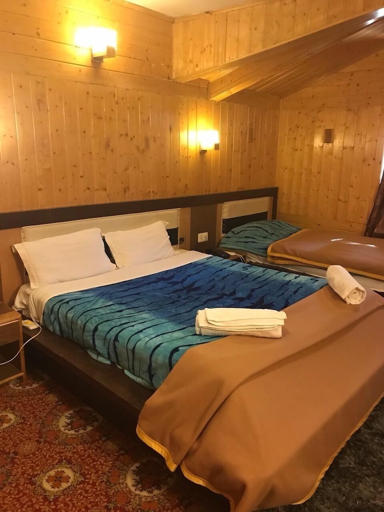 Deluxe Room, 1 King Bed, Valley View photo 1