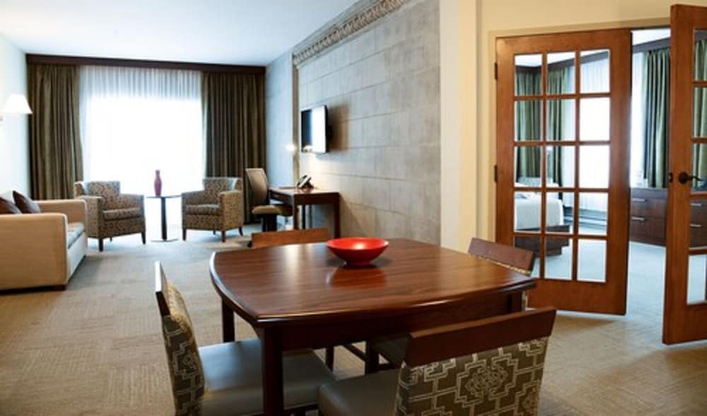 Signature Suite, Hot Tub, Marina View photo 2