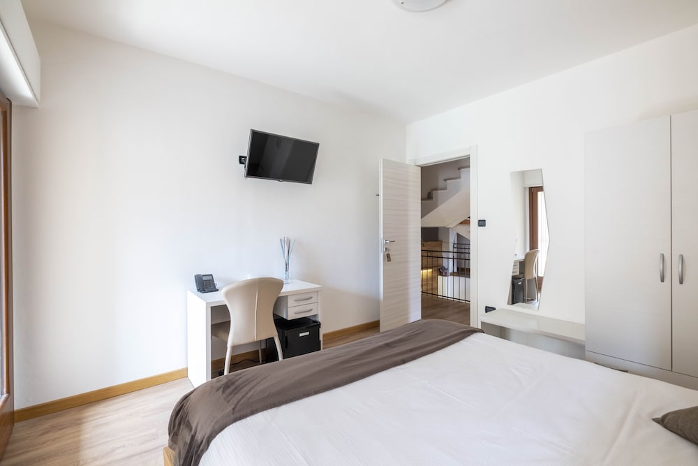 Classic Double or Twin Room, Mountain View photo 3