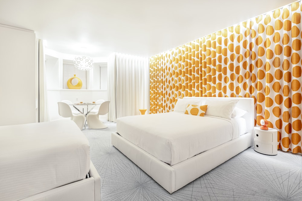 Suite Junior, 2 Queen Beds, Semi Basement photo 1