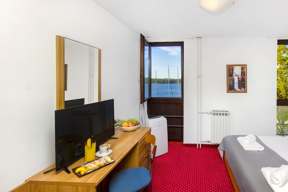 Double Room, Sea View - Photo 12