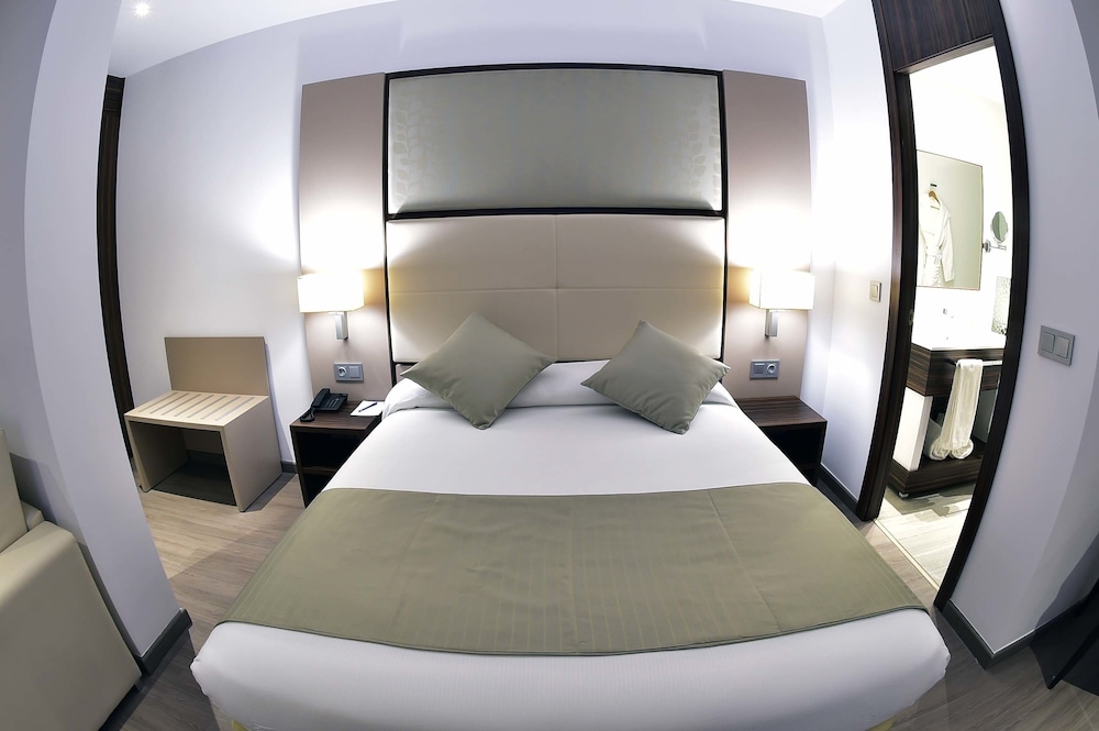 Deluxe Suite photo 3