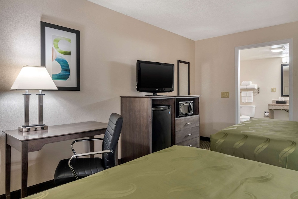 Room, 2 Queen Beds, Accessible, Non Smoking photo 1