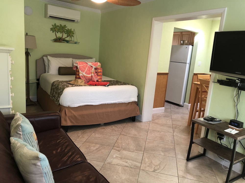 Conclare Deluxe Room, 1 Queen Bed With Sofa Bed, Kitchen (Designer Efficiency)