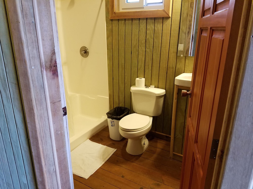 Basic Room, 2 Queen Beds, Ocean View photo 3