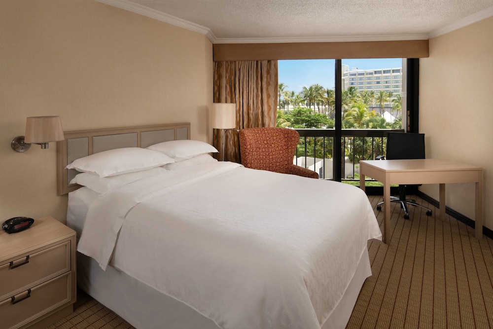 Club Suite, 1 Bedroom - Photo 2