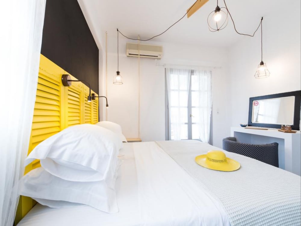 Standard Double Room (Yellow)