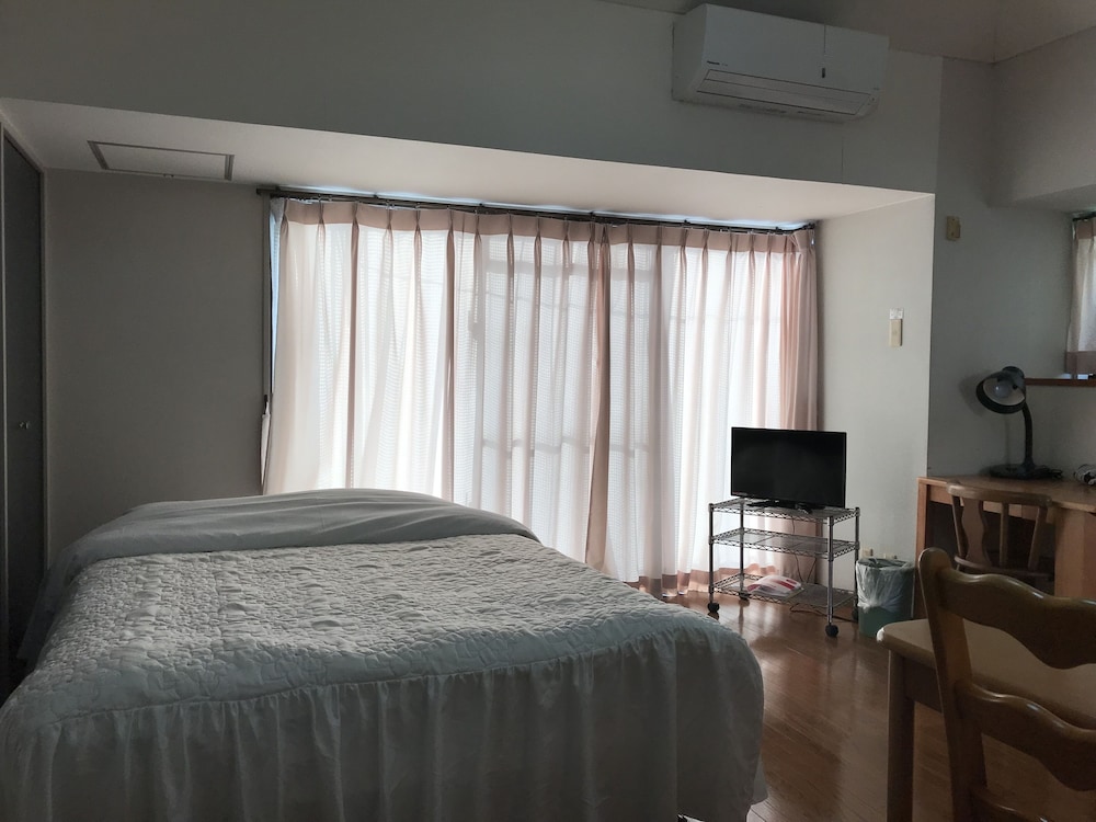 Wide Single Room photo 2