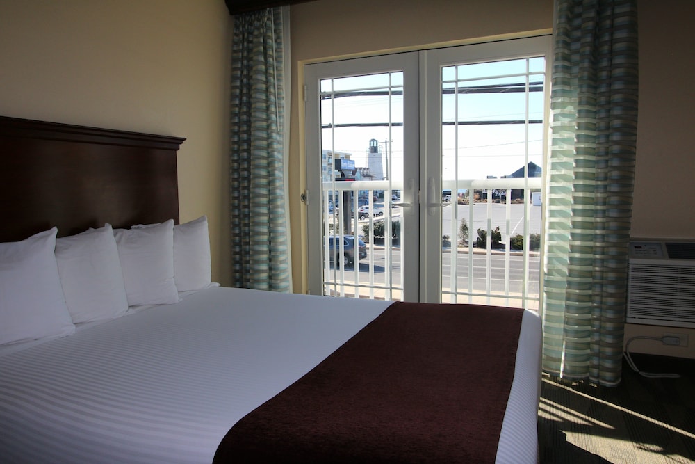 Room, 1 King Bed - Photo 5