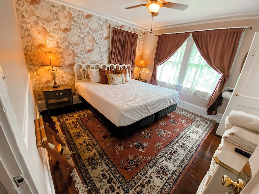 The Historic Craftsman (2nd Floor) photo 3
