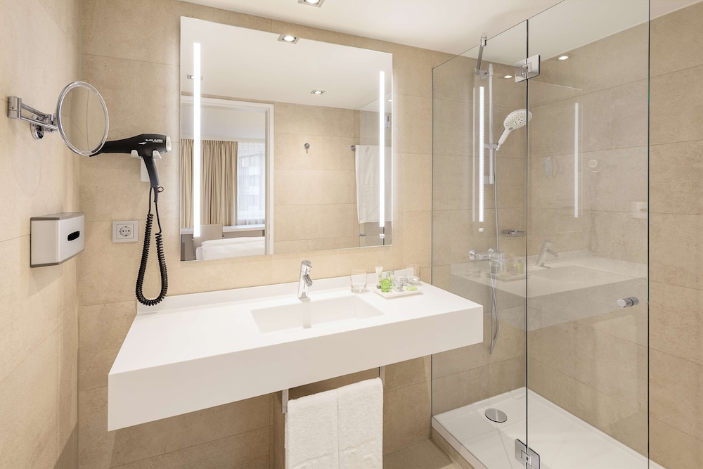 Junior Suite (Extra Bed 3 Adults) - Photo 11