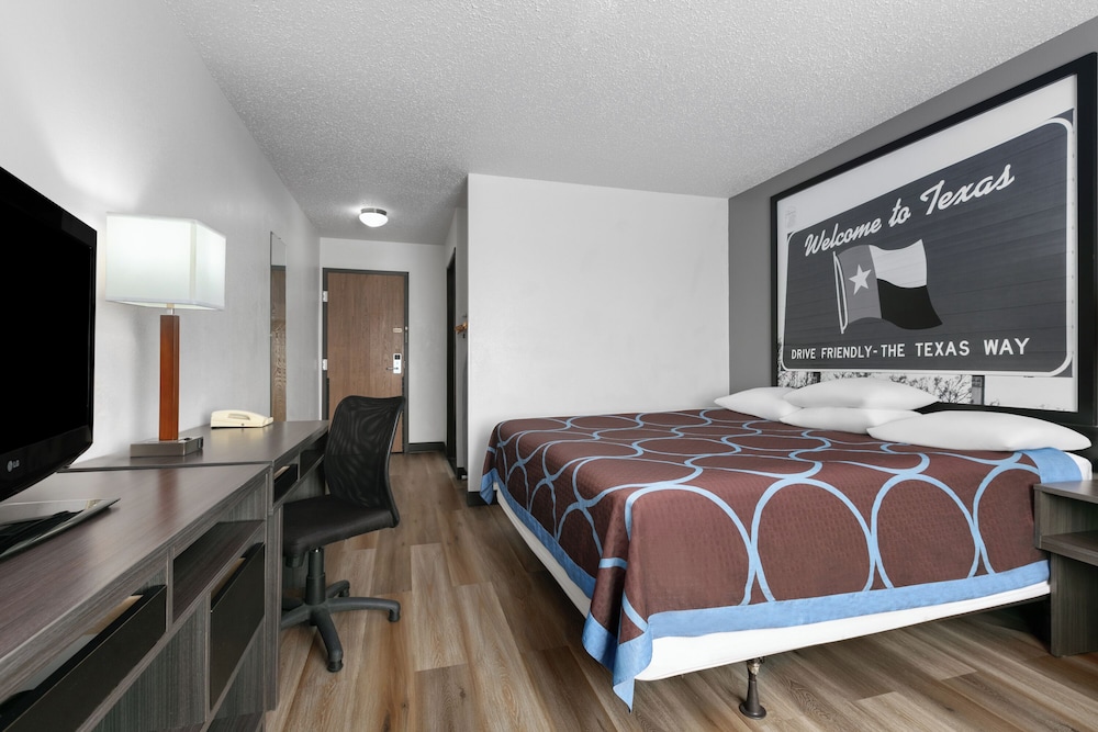 Business Room, 1 King Bed, Non Smoking - Photo 7