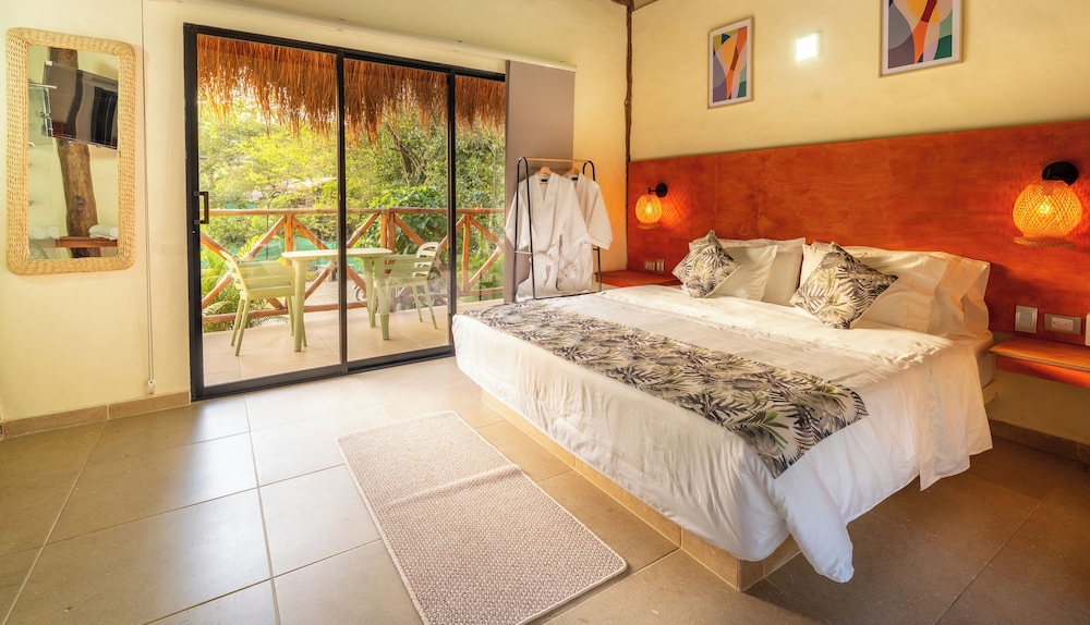 Superior Double Room, Pool View photo 2