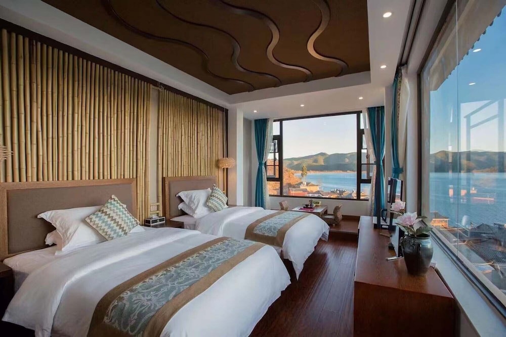 Luxury Twin Room, Lake View