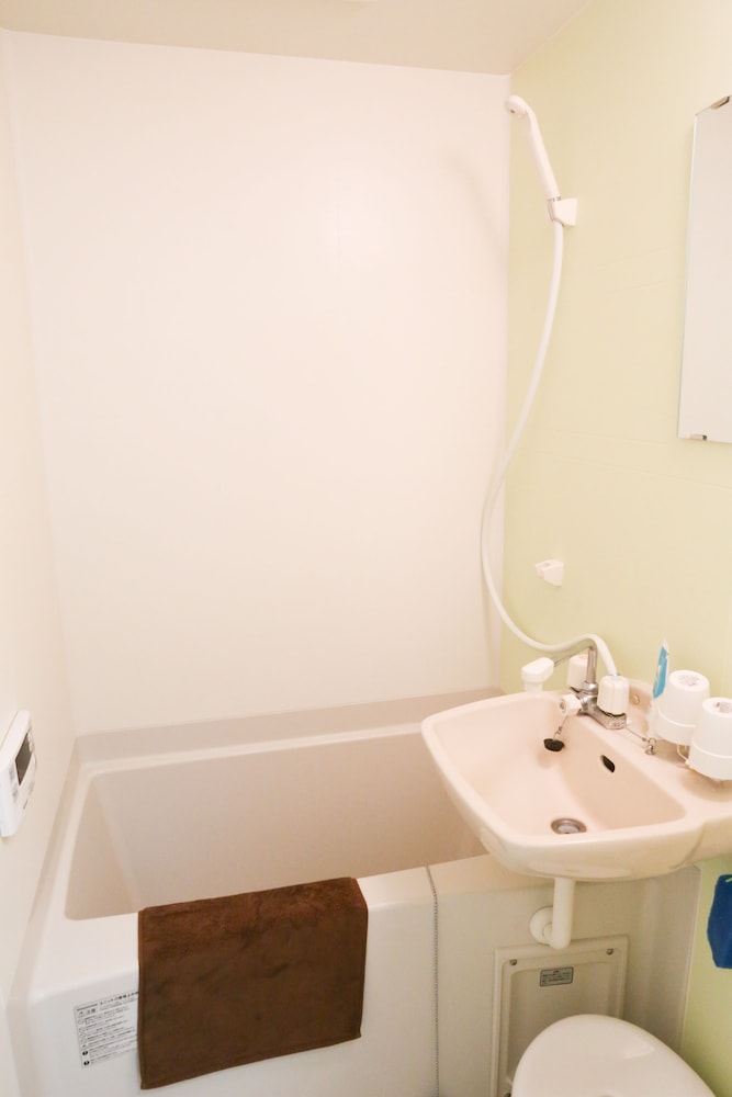 Double Room, Non Smoking (402) - Photo 7