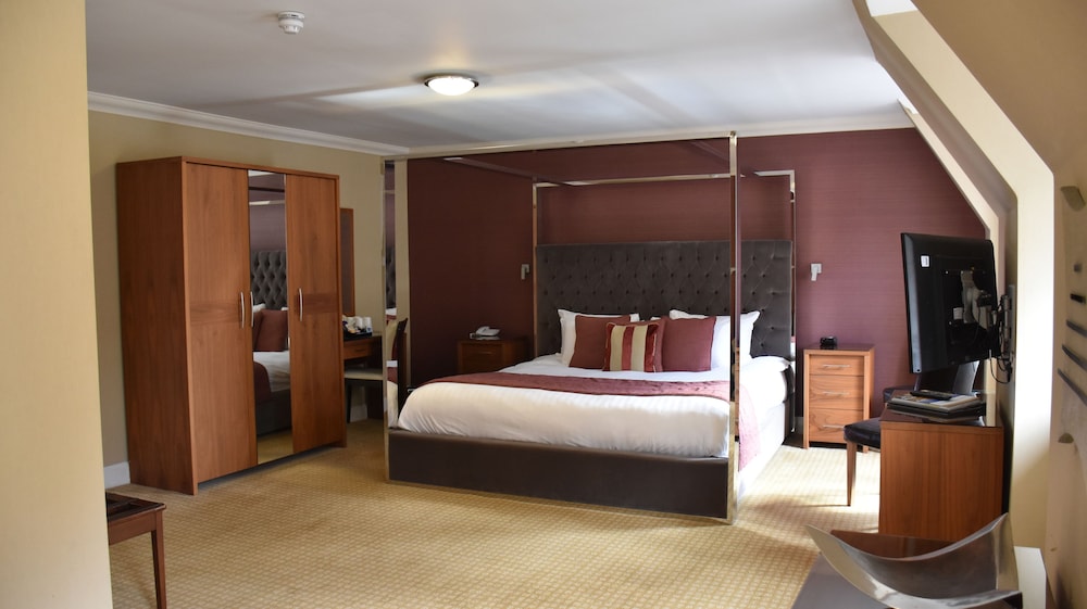Suite Family Room
