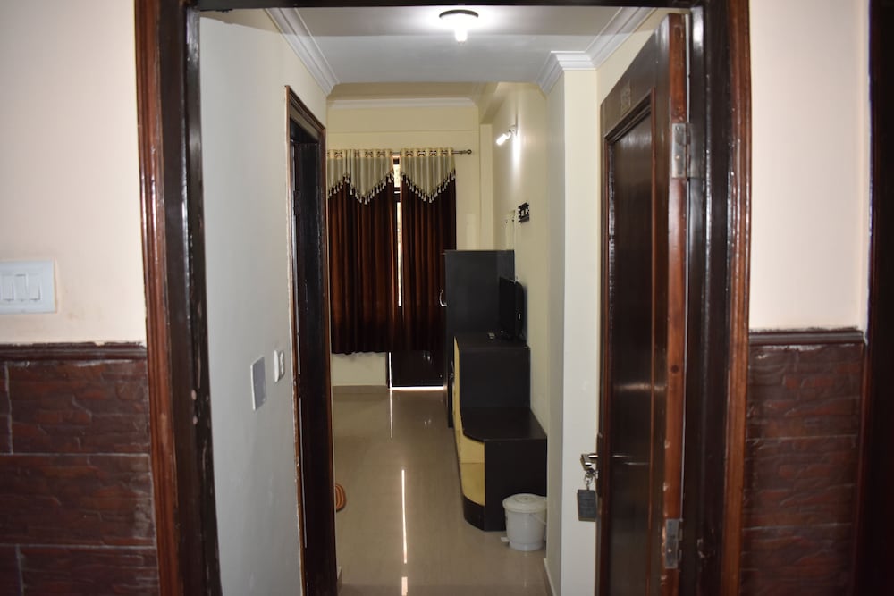 Deluxe Double Non A/C Room photo 3