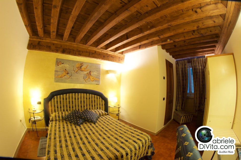 Double or Twin Room - Photo 2