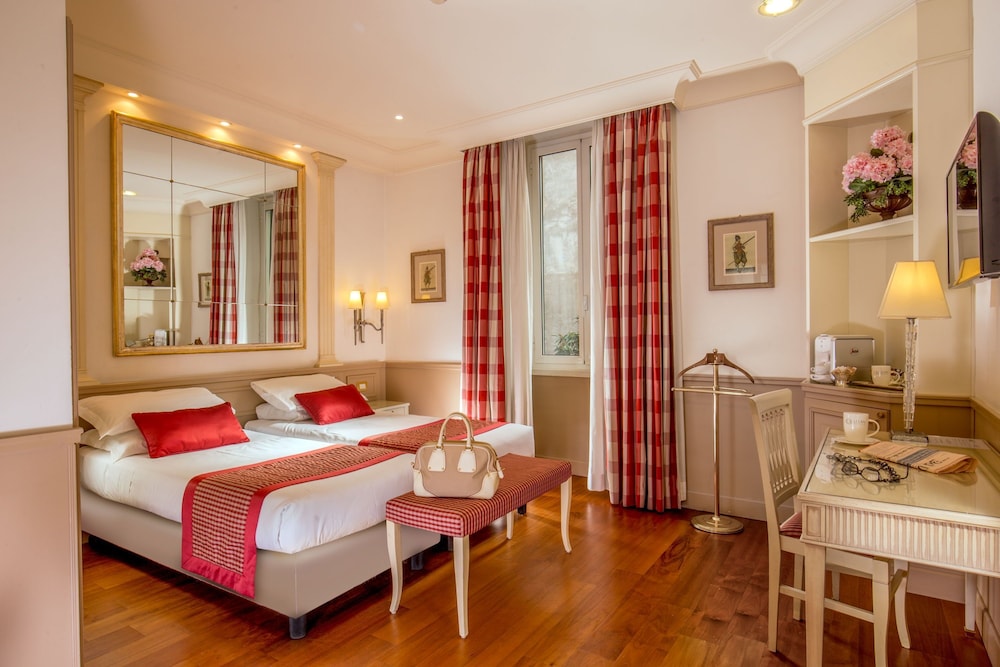 Standard Double or Twin Room photo 1