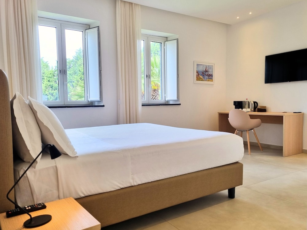 Club Room, 2 Twin Beds, Accessible (House)