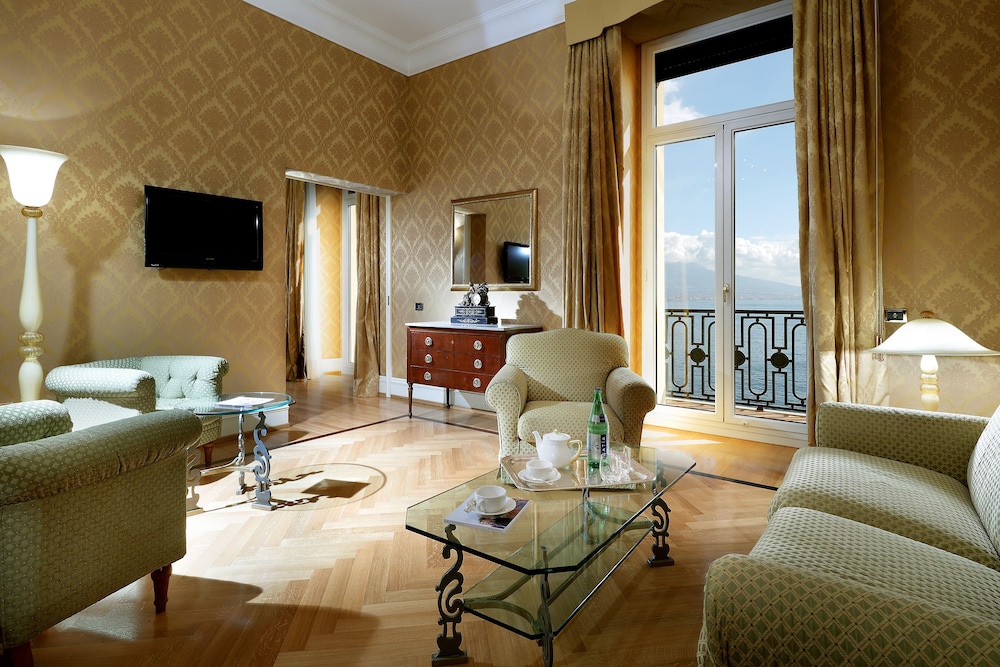 Suite, Sea View