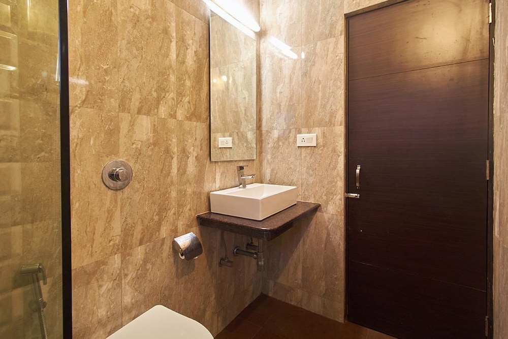 Deluxe Room - Photo 3