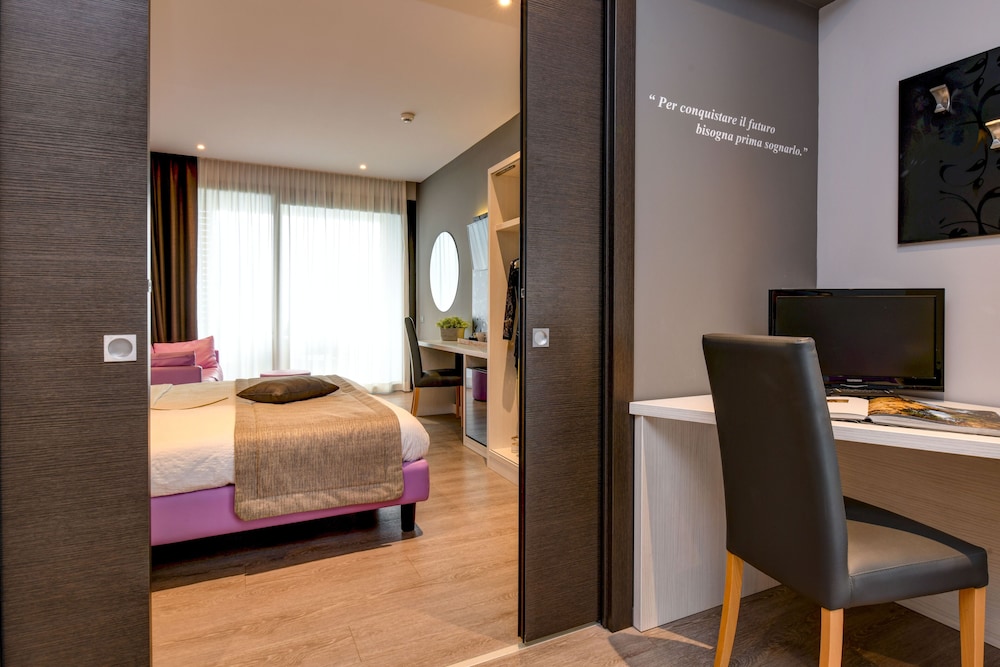 Suite, Terrace, Lake View