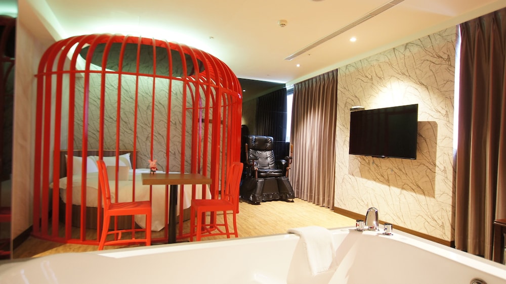 Luxury Room, Jetted Tub photo 3