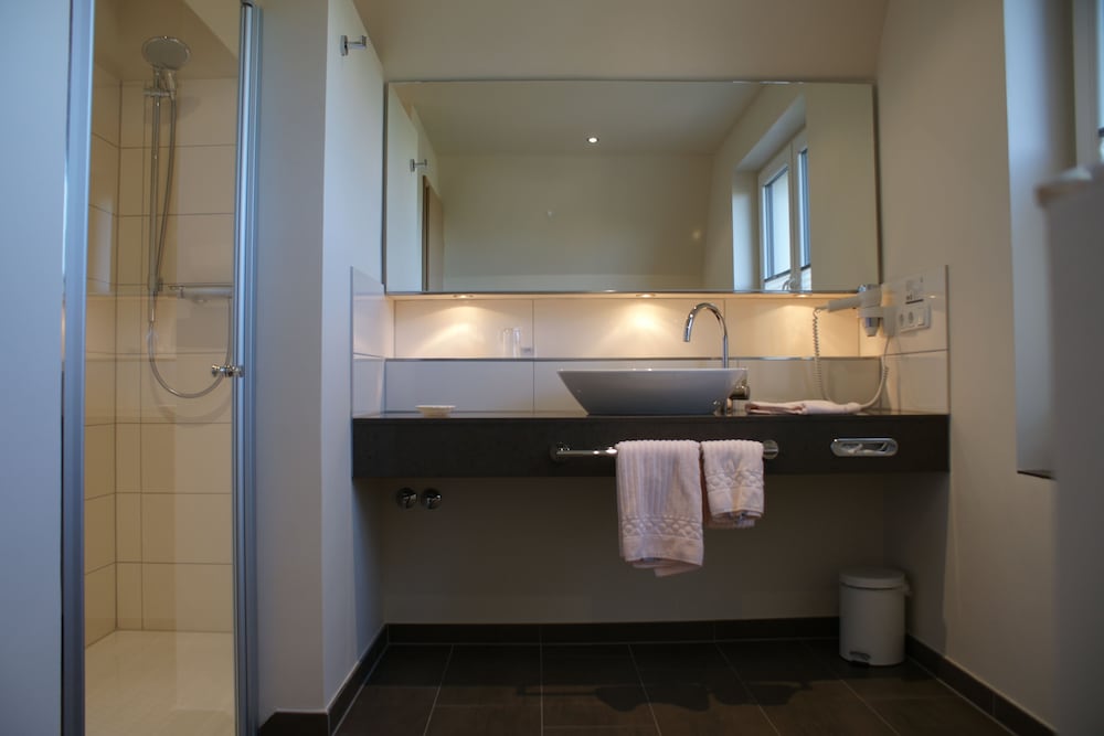 Standard Double Room - Photo 6