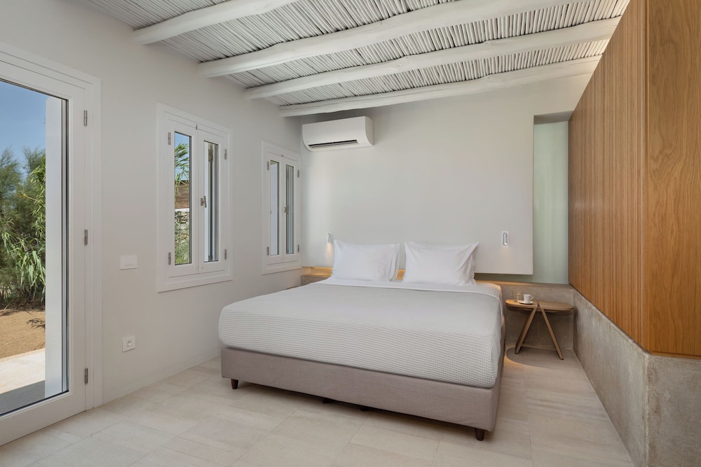 Beachfront 2 Bedroom Villa with Hammam photo 1