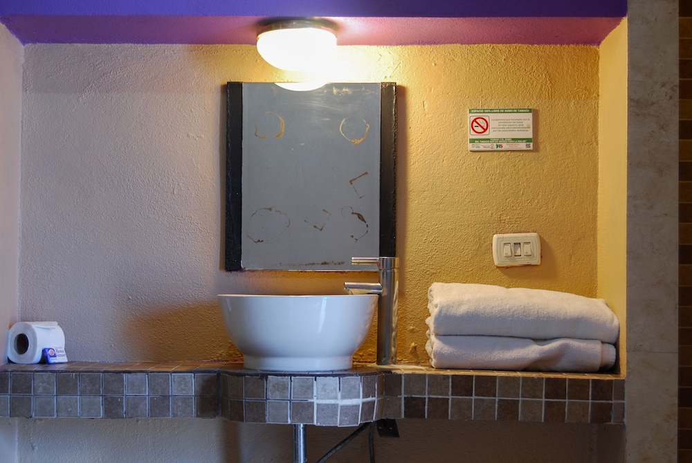 Standard Room, 1 Double Bed - Photo 4