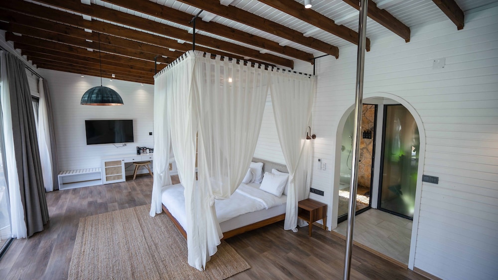 Secret Garden House - Photo 1