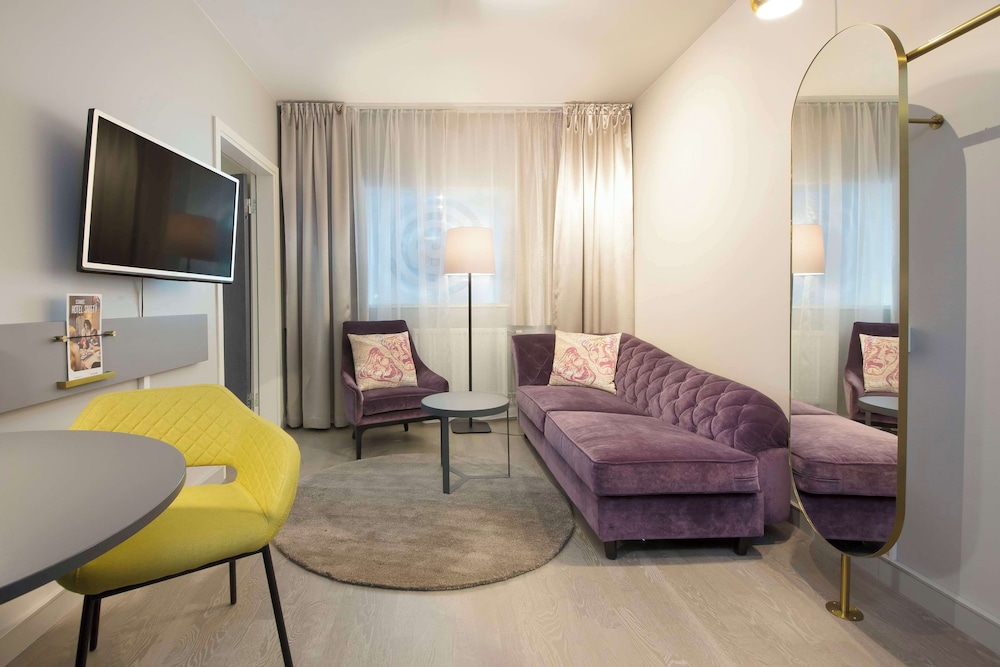 Junior Quadruple Room photo 2