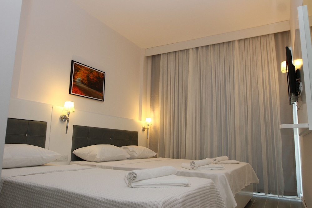 Superior Triple Room, Mountain View photo 1