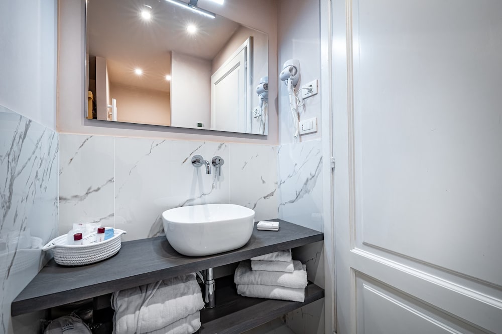 Royal Suite - Photo 15