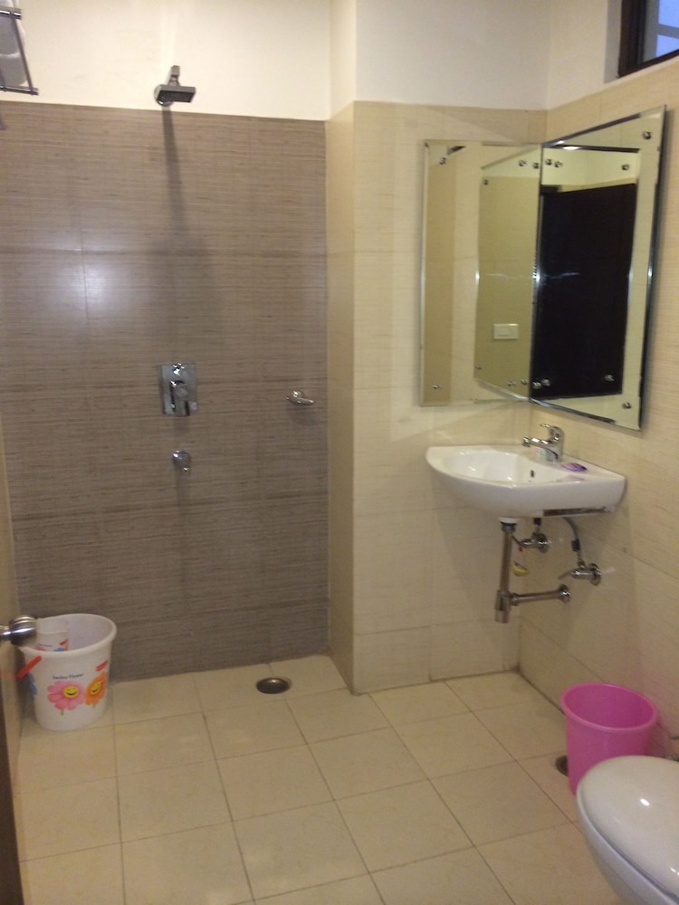 Deluxe Room - Photo 2