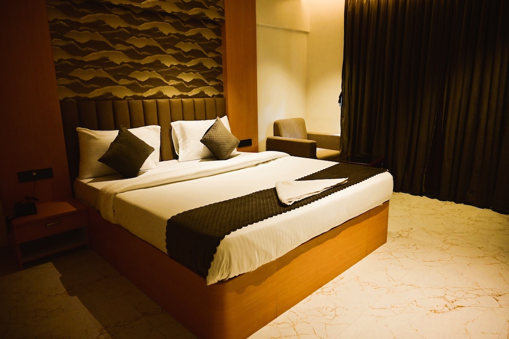 Deluxe Room - Photo 10