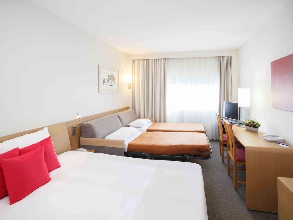 Superior Room, 1 Queen Bed with Sofa bed - Photo 4