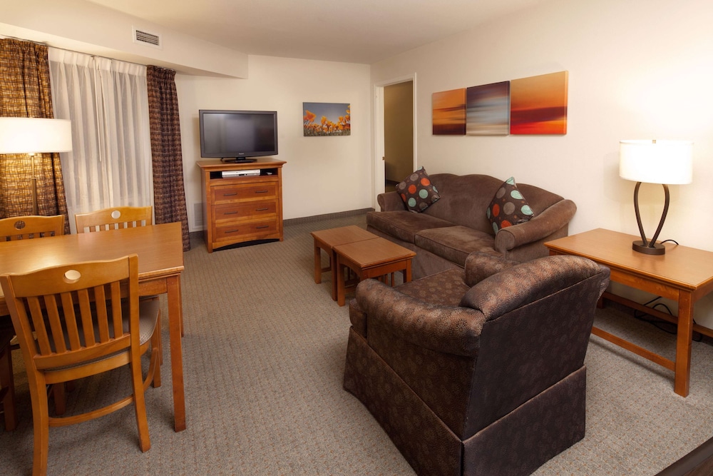 Suite, Multiple Beds (Two Bedroom) - Photo 6