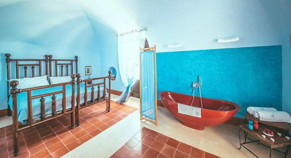 Design Double Room, Bathtub, Poolside photo 1