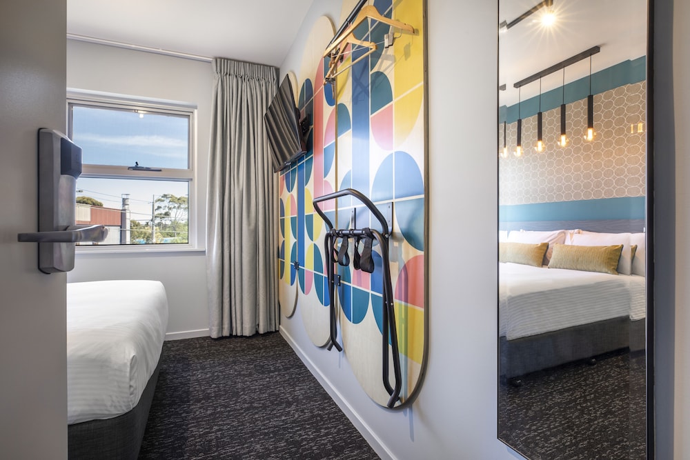 Studio Double with Shared Bathroom
