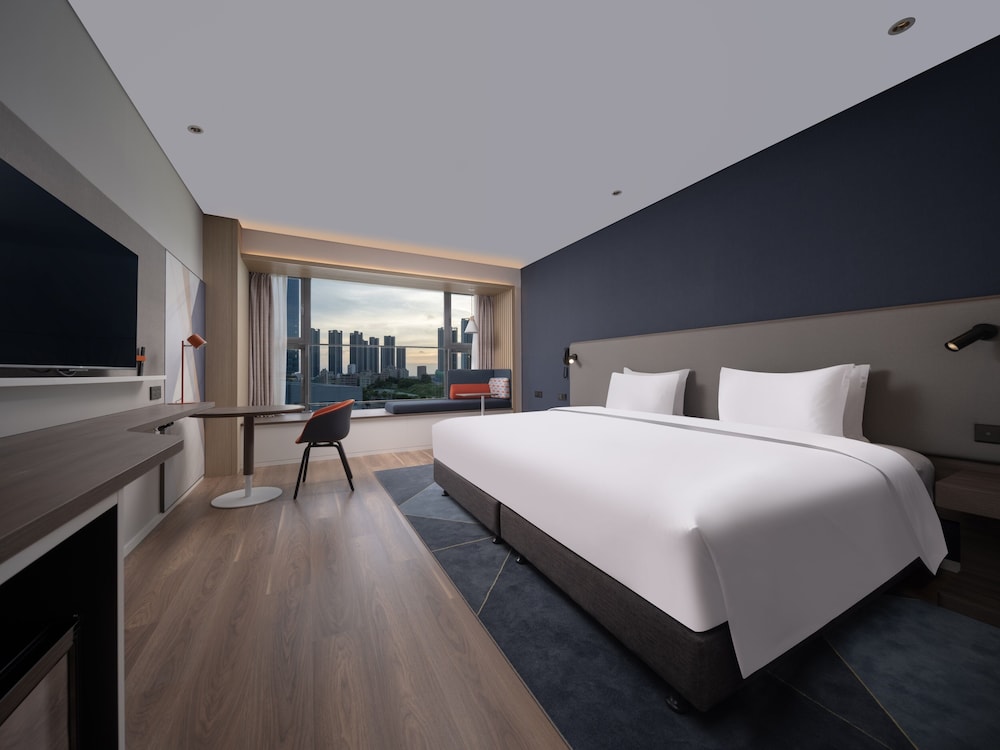 Standard Room, 1 King Bed