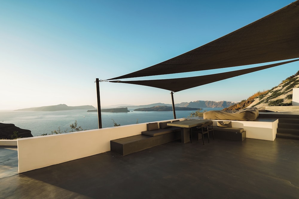 Signature Suite - Photo 9
