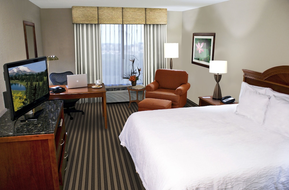Standard Room, 1 King Bed, Accessible (Roll In Shower) - Photo 2