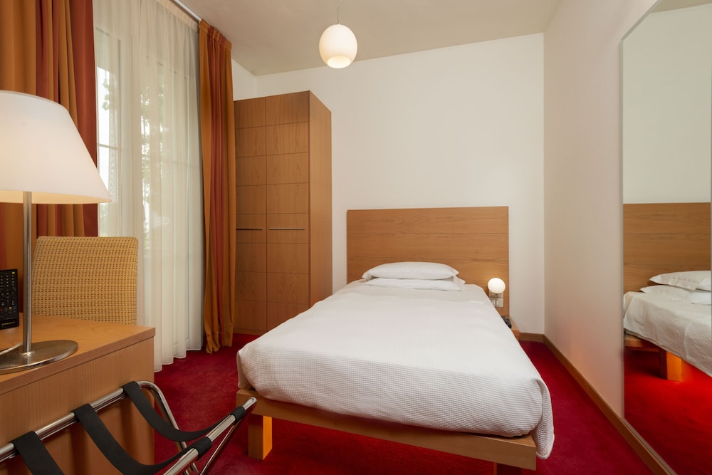Single Room photo 1